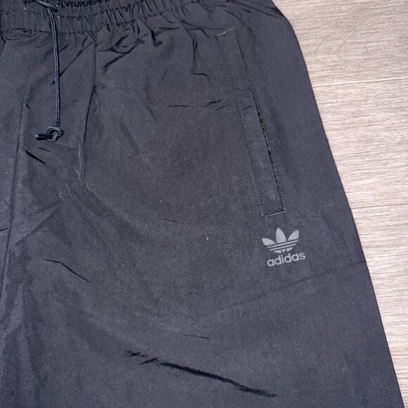 Adidas Cuffed Pant GD2242 Sweatpants - Picture 2 of 4